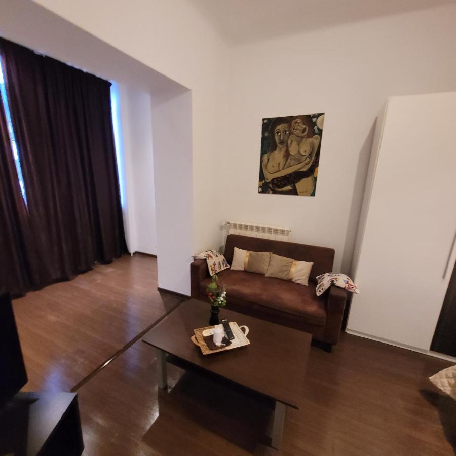 Anastasia Bratianu Apart 28 A Self Check From 2 Pm Bucharest Luaran gambar